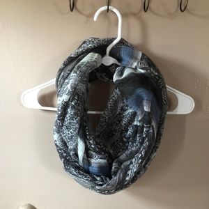 💕Blue and gray infinity scarf💕
